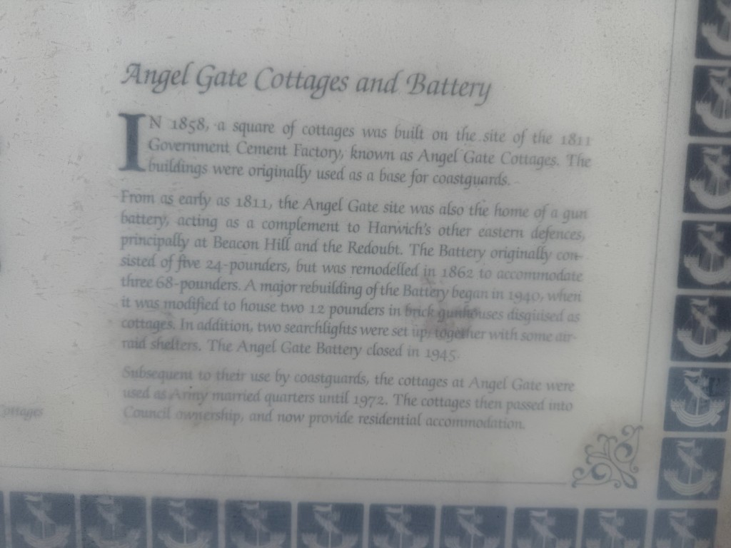 Lot: 110 - THREE-BEDROOM END-TERRACE COTTAGE FOR IMPROVEMENT - The history of the cottages at Angelgate Harwich